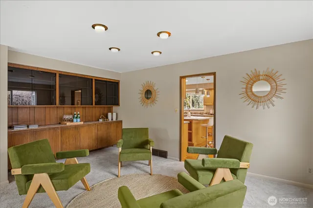 $2,048,000 | 6520 Northeast 60th Street, Seattle, WA 98115