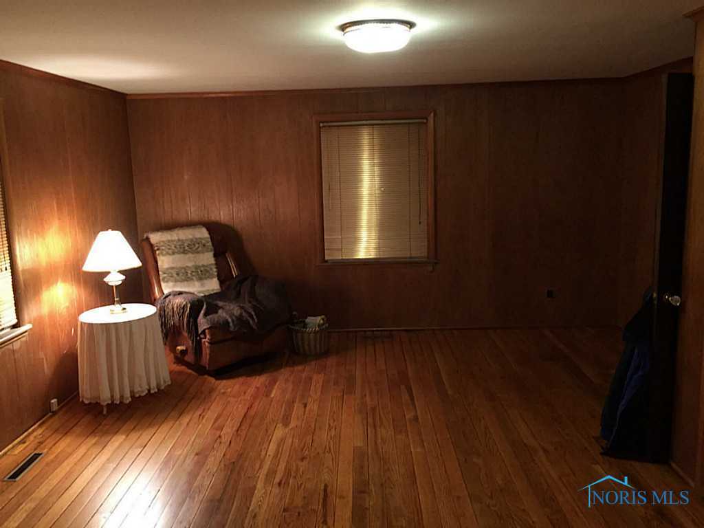 1953 Shenandoah Road Toledo, OH 43607 - Photo 3 of 12 Gallery Image 3
