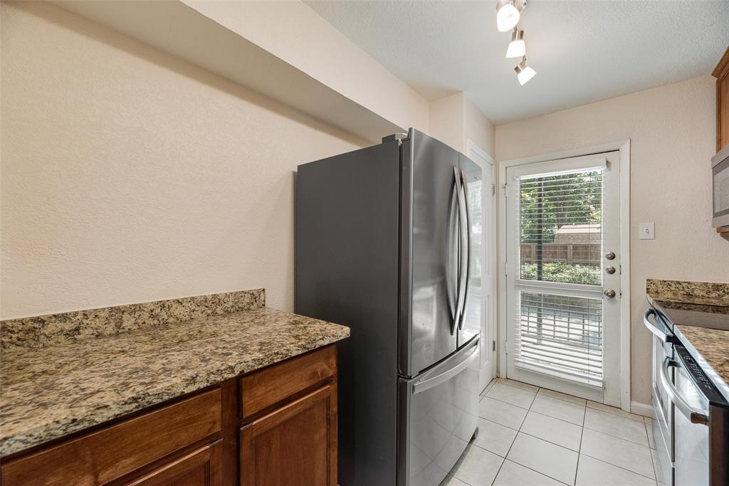 5109 Cedar Springs Road, Unit 115 Dallas, TX 75235 - Photo 6 of 16 Nice and bright kitchen with good counter space