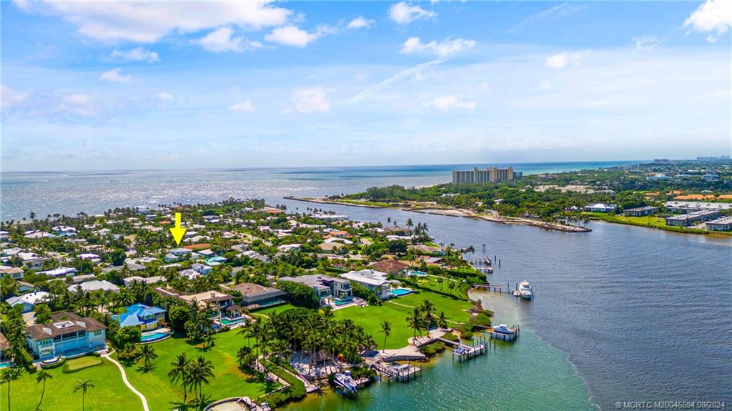 180 Beacon Lane Jupiter, FL 33469 - Photo 2 of 63 a view of a city