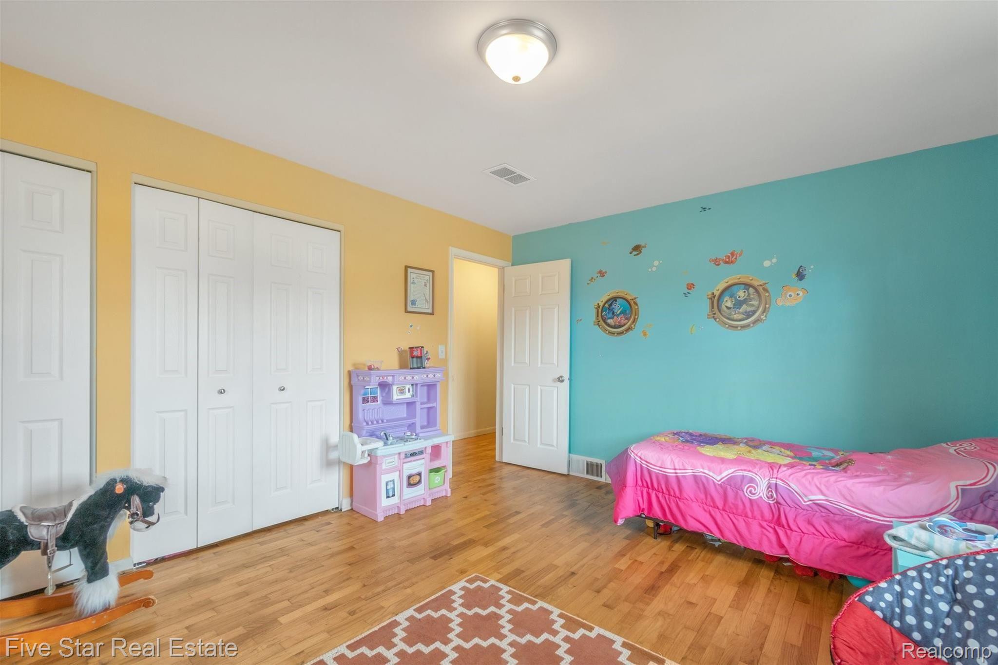 5500 North Henderson Road Davison, MI 48423 - Photo 19 of 48 18-5500-N-Henderson-Rd-WindowStill-Real-Estate-Photography-18.jpg