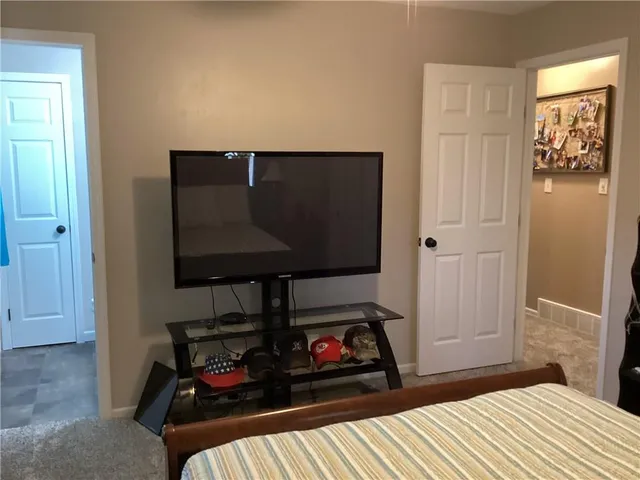 $239,599 | 17705 East Redwood Drive, Independence, MO 64056