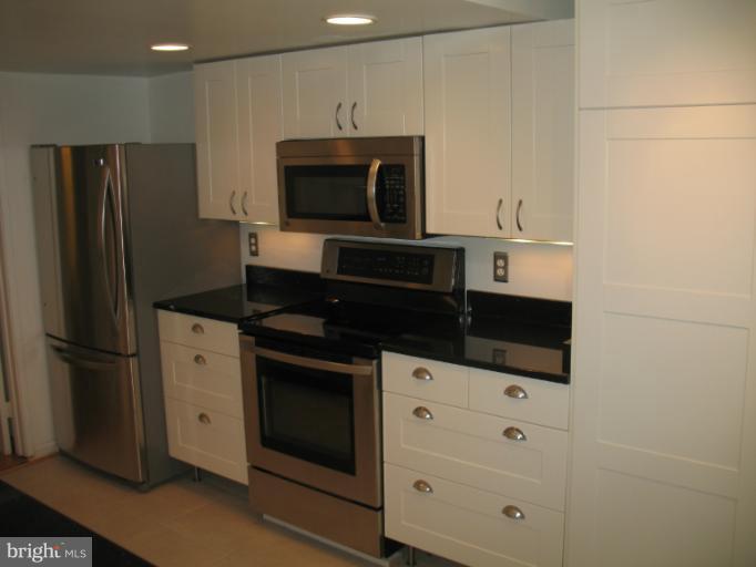 2201 Wheelwright Court Reston, VA 20191 - Photo 17 of 17 Kitchen