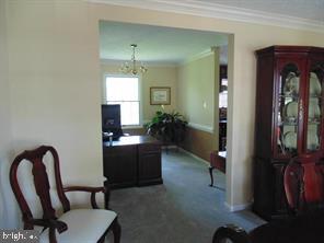 1942 East Beech Road Sterling, VA 20164 - Photo 9 of 25 Dinig room is adjacent ti the kitchen