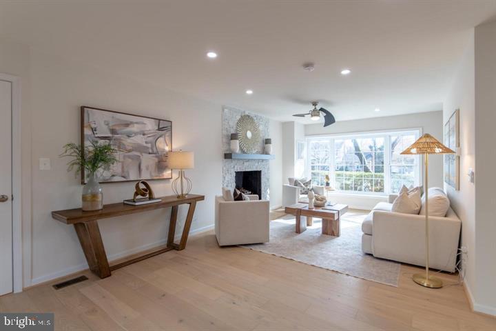 7816 Falstaff Road McLean, VA 22102 - Photo 5 of 40