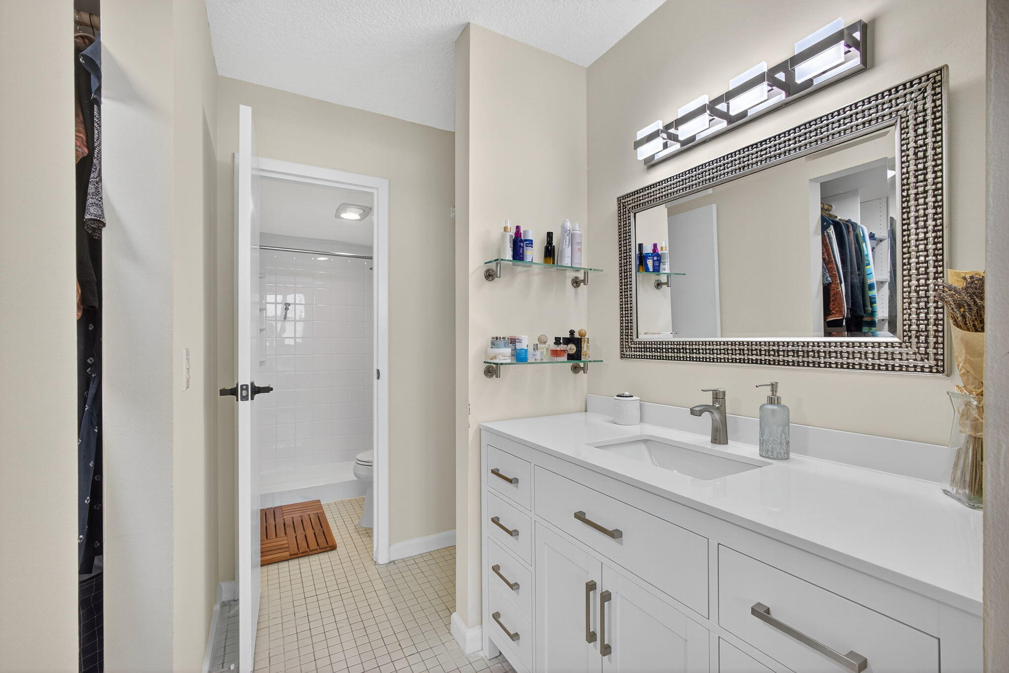 336 Golfview Road, Unit 905 North Palm Beach, FL 33408 - Photo 21 of 49 Master Bathroom