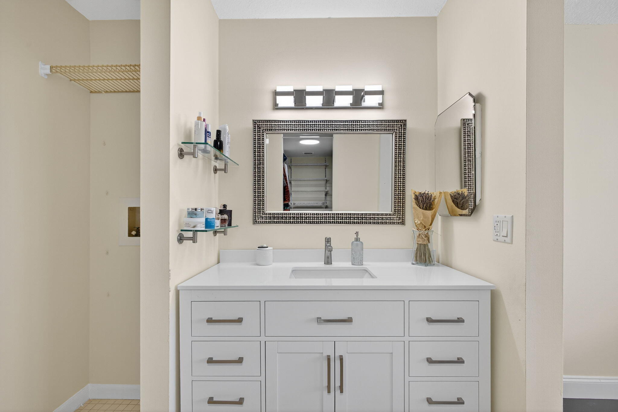 336 Golfview Road, Unit 905 North Palm Beach, FL 33408 - Photo 22 of 49 Master Bathroom