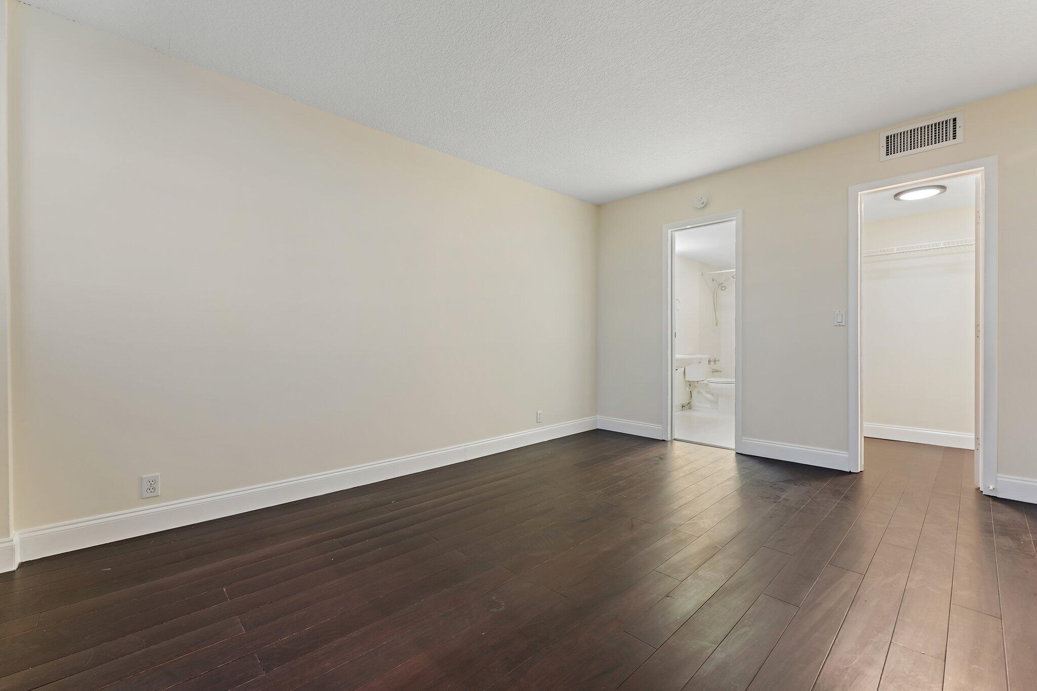 336 Golfview Road, Unit 905 North Palm Beach, FL 33408 - Photo 27 of 49 Guest Bedroom