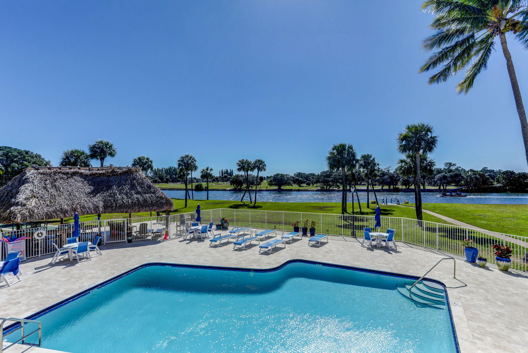 336 Golfview Road, Unit 905 North Palm Beach, FL 33408 - Photo 31 of 49 Pool
