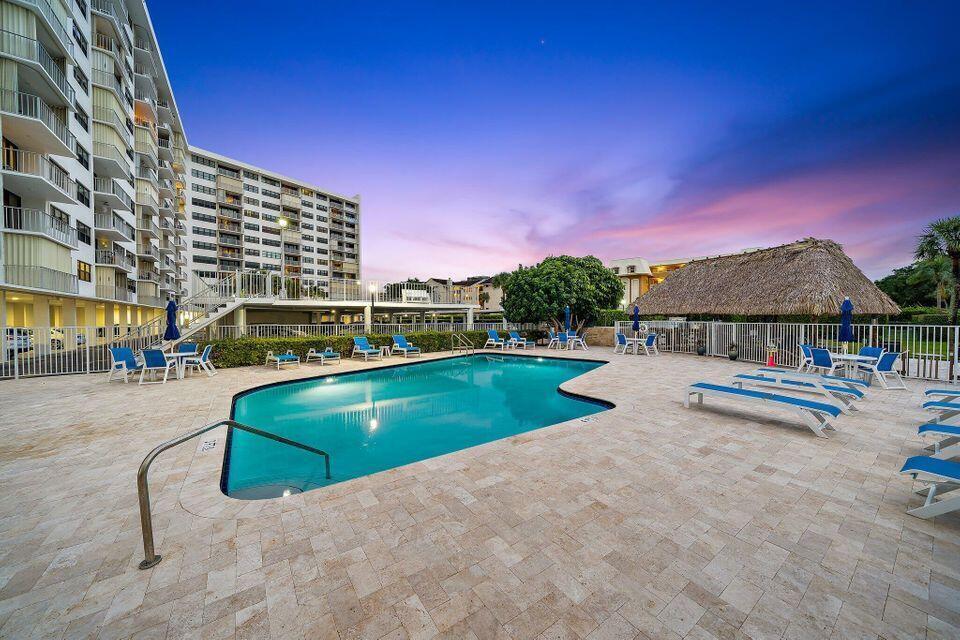336 Golfview Road, Unit 905 North Palm Beach, FL 33408 - Photo 43 of 49 Twilight