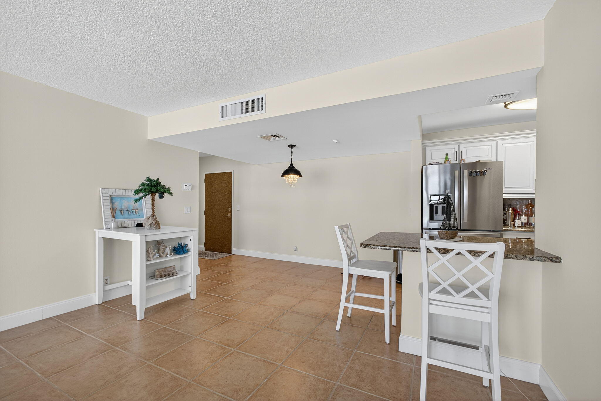 336 Golfview Road, Unit 905 North Palm Beach, FL 33408 - Photo 10 of 49 Living Area