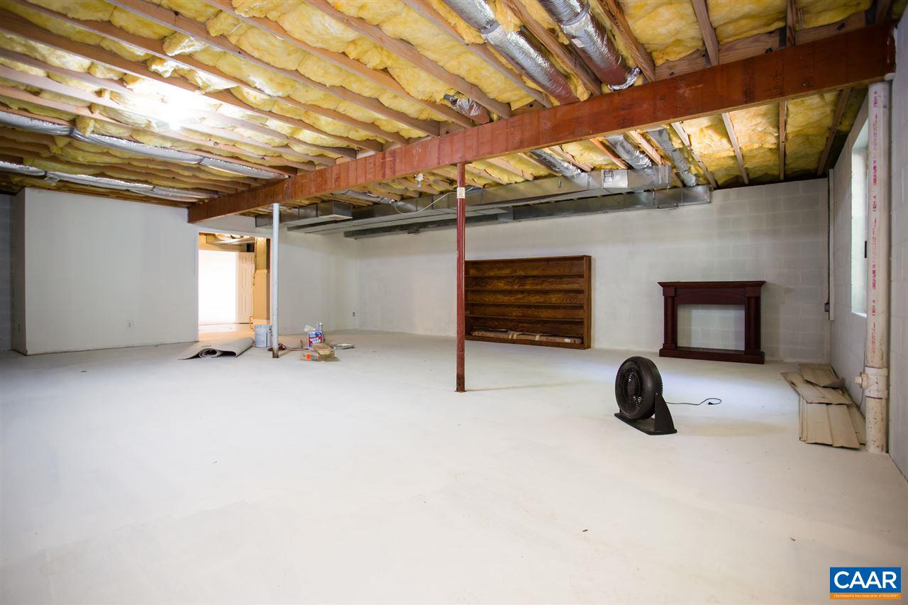 391 Rudolph Street Ruckersville, VA 22968 - Photo 22 of 31 a view of a room with gym equipment