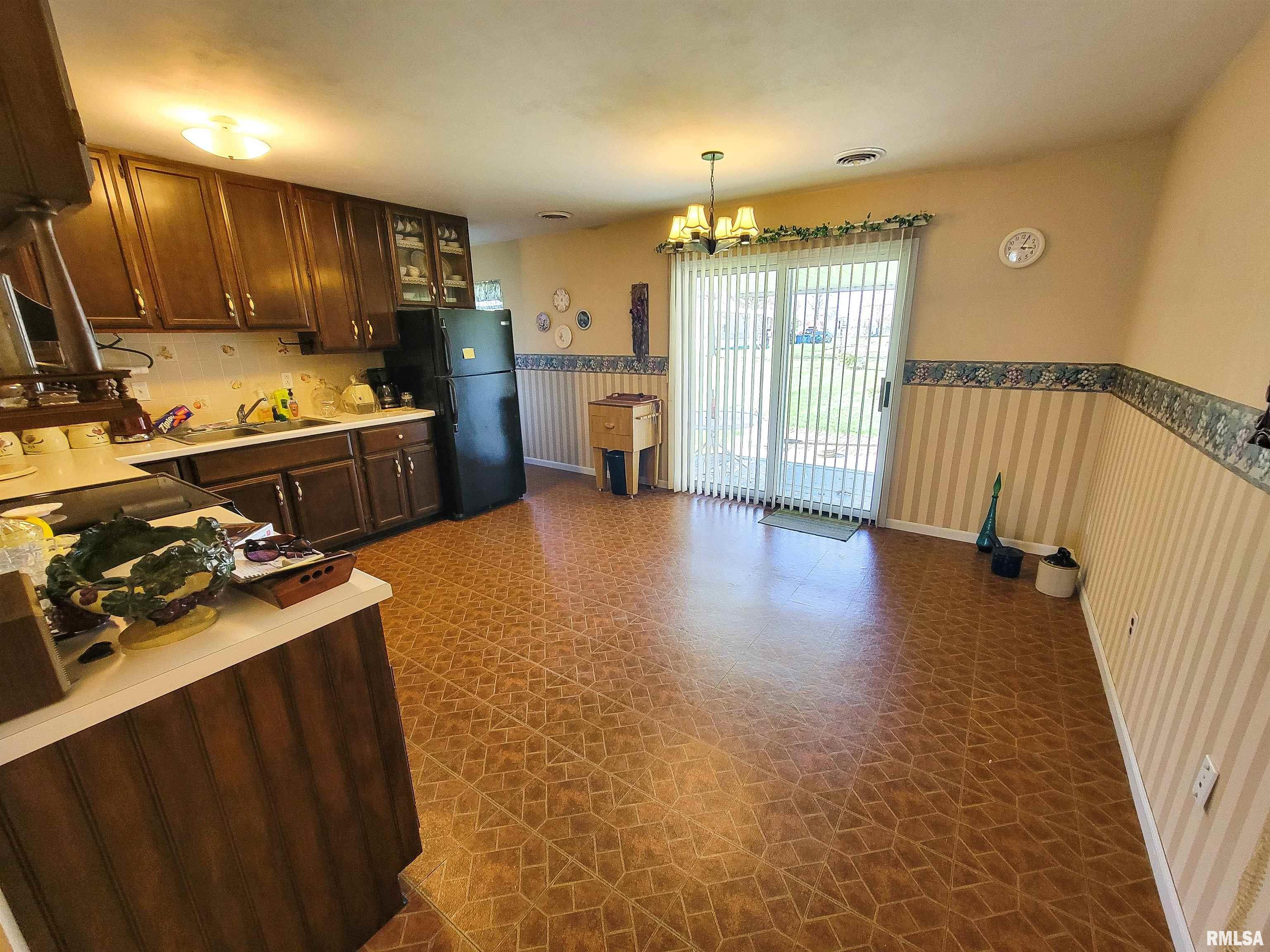 918 West 5th Street Flora, IL 62839 - Photo 13 of 74