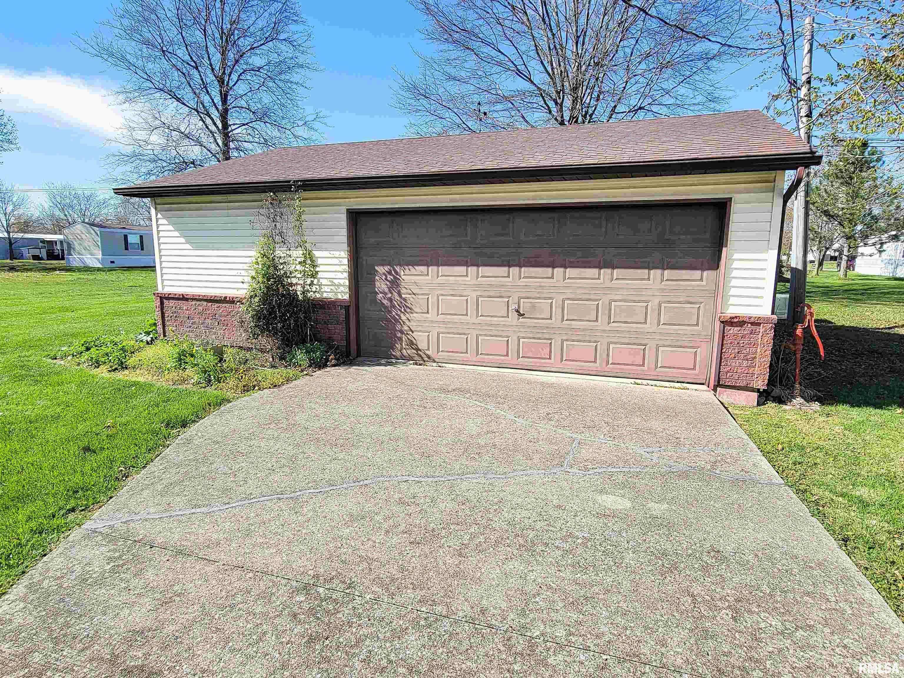 918 West 5th Street Flora, IL 62839 - Photo 2 of 74