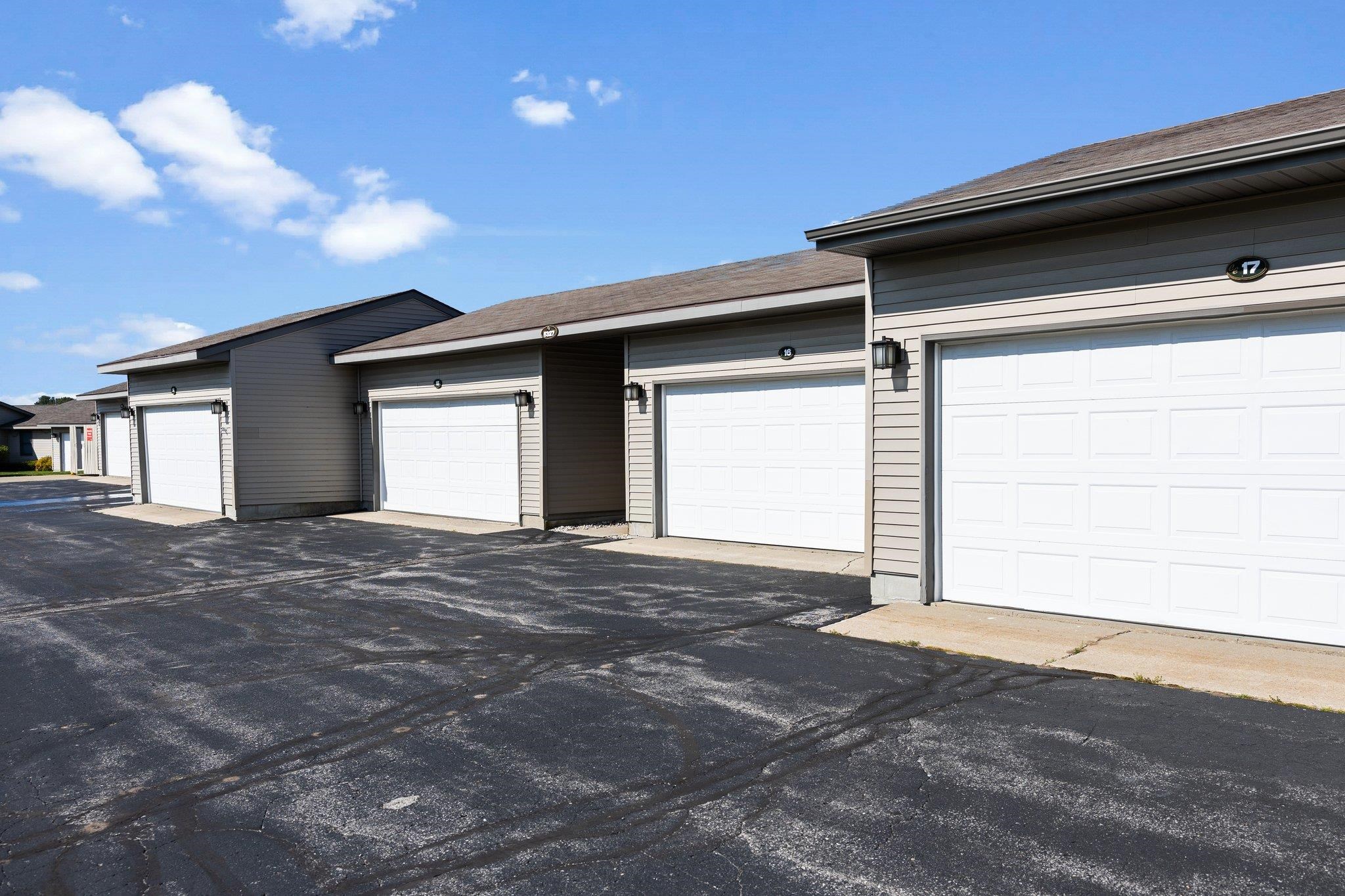 5327 Gray Road, Unit 16 Traverse City, MI 49684 - Photo 23 of 43 Gallery Image 23