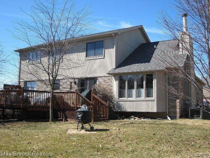 1613 Farnborough Drive Rochester, MI 48307 - Photo 3 of 18 Side Back