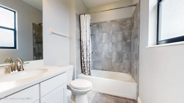 $869,900 | 7553 Poulicny Lane, Melbourne, FL 32940