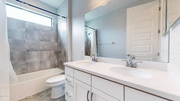 $869,900 | 7553 Poulicny Lane, Melbourne, FL 32940