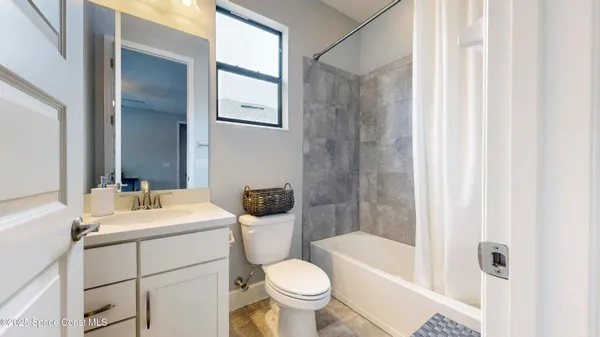 $869,900 | 7553 Poulicny Lane, Melbourne, FL 32940
