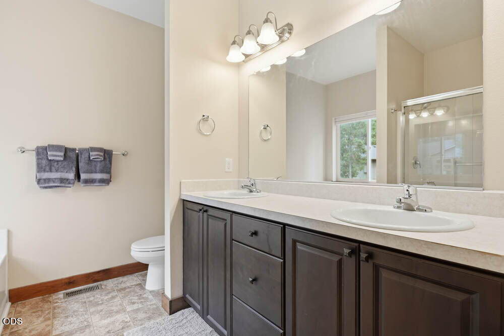 56058 Snow Goose Road Bend, OR 97707 - Photo 18 of 47