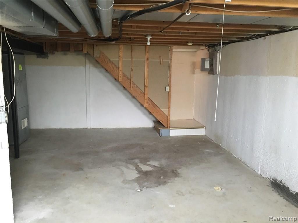 23197 Middlebelt Road, Unit 9 Farmington Hills, MI 48336 - Photo 18 of 19