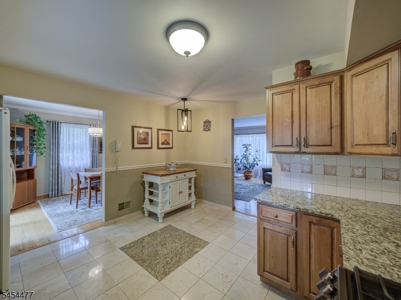 548 Garretson Road Bridgewater, NJ 08807 - Photo 13 of 48 Gallery Image 13