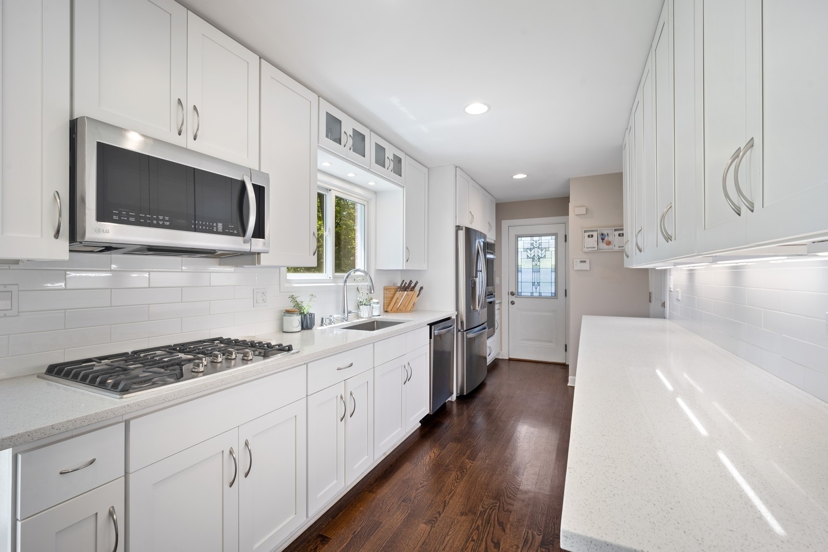 2871 Aspen Road Northbrook, IL 60062 - Photo 9 of 25