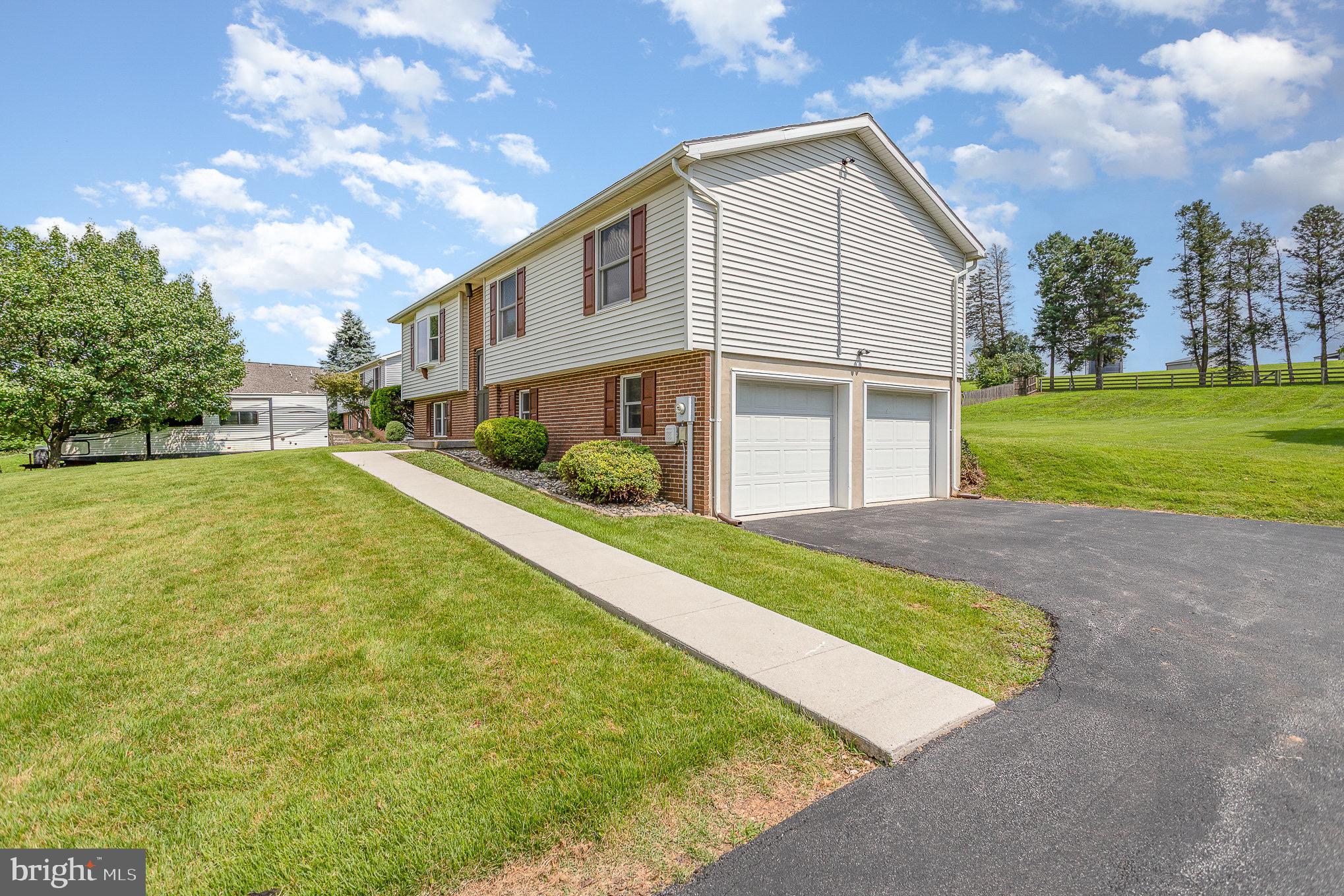 71 Pheasant Ridge Road Hanover, PA 17331 - Photo 1 of 27