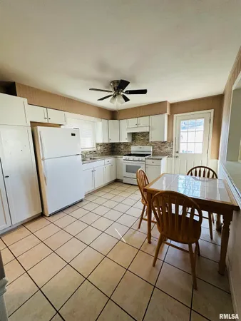 $139,000 | 1130 Sunset Drive, East Peoria, IL 61611