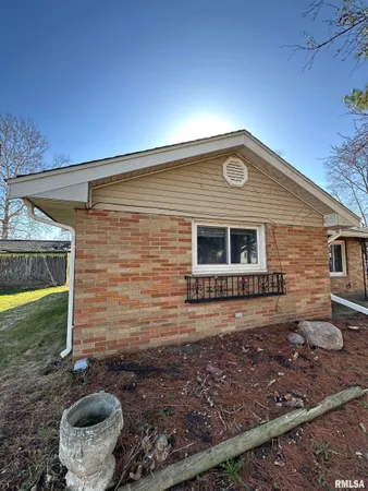 $139,000 | 1130 Sunset Drive, East Peoria, IL 61611