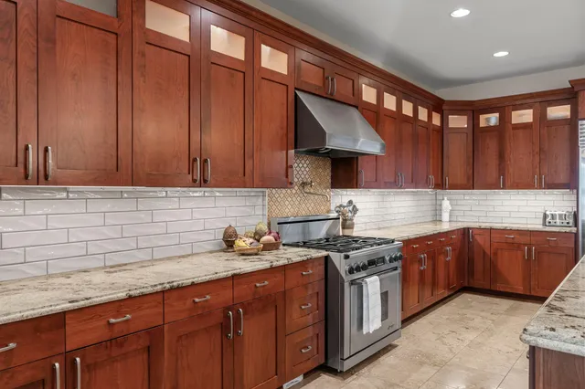 $5,400,000 | 230 Birch Bluff Road, Excelsior, MN 55331