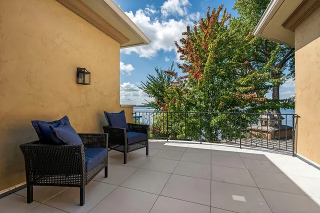 $5,400,000 | 230 Birch Bluff Road, Excelsior, MN 55331