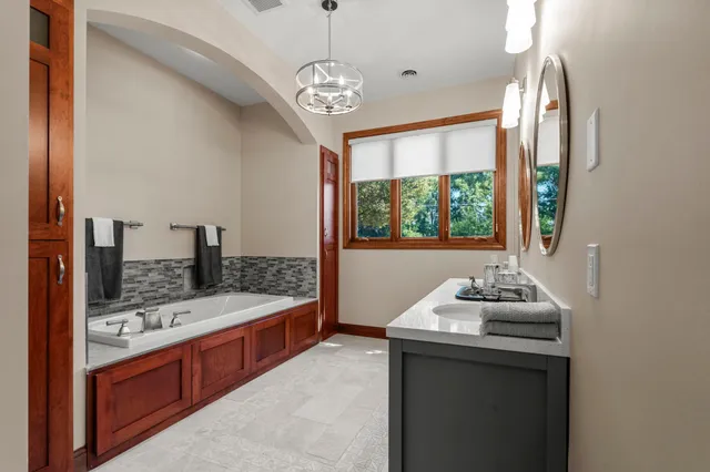 $5,400,000 | 230 Birch Bluff Road, Excelsior, MN 55331