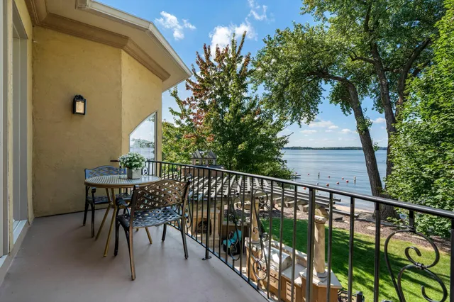 $5,400,000 | 230 Birch Bluff Road, Excelsior, MN 55331