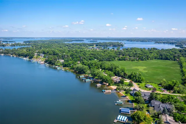 $5,400,000 | 230 Birch Bluff Road, Excelsior, MN 55331