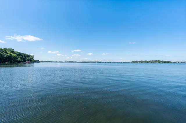 $5,400,000 | 230 Birch Bluff Road, Excelsior, MN 55331