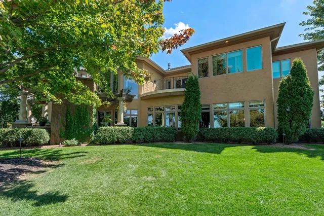 $5,400,000 | 230 Birch Bluff Road, Excelsior, MN 55331