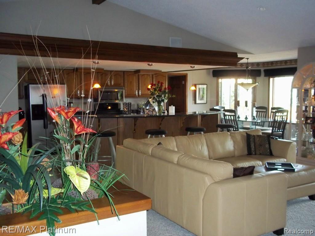 15470 Jennings Road Fenton, MI 48430 - Photo 7 of 26 1.jpg