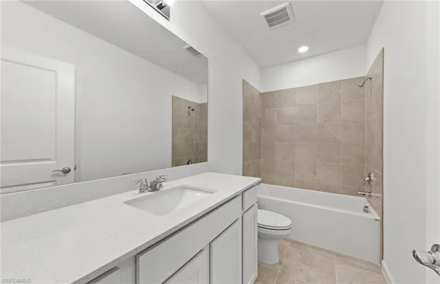 $341,020 | 1002 Caloosa Breeze Drive, LaBelle, FL 33935