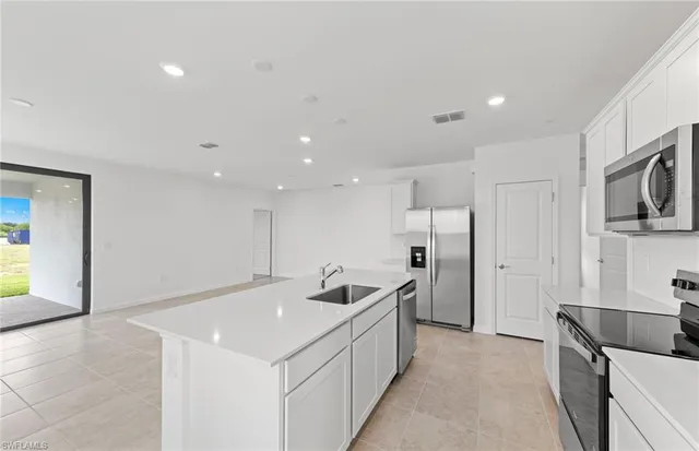 $341,020 | 1002 Caloosa Breeze Drive, LaBelle, FL 33935