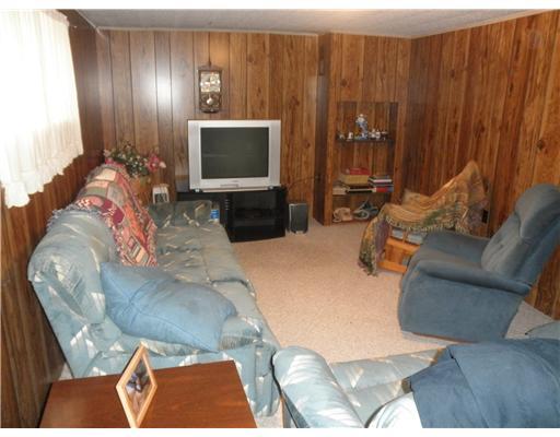 127 West McQuistion Road Butler, PA 16001 - Photo 6 of 13 Family Room.