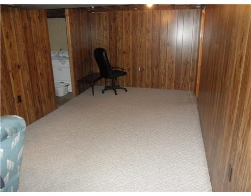 127 West McQuistion Road Butler, PA 16001 - Photo 7 of 13 Family Room.