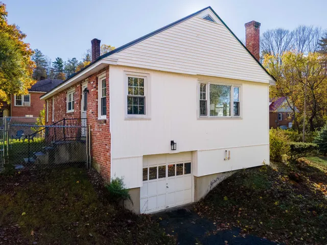 $299,900 | 10 Acer Heights Road, Claremont, NH 03743