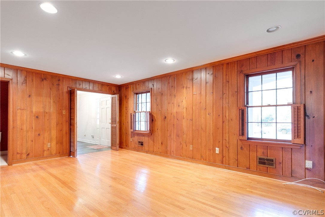8965 Wishart Road Henrico, VA 23229 - Photo 15 of 38 Cozy family room/study/office.