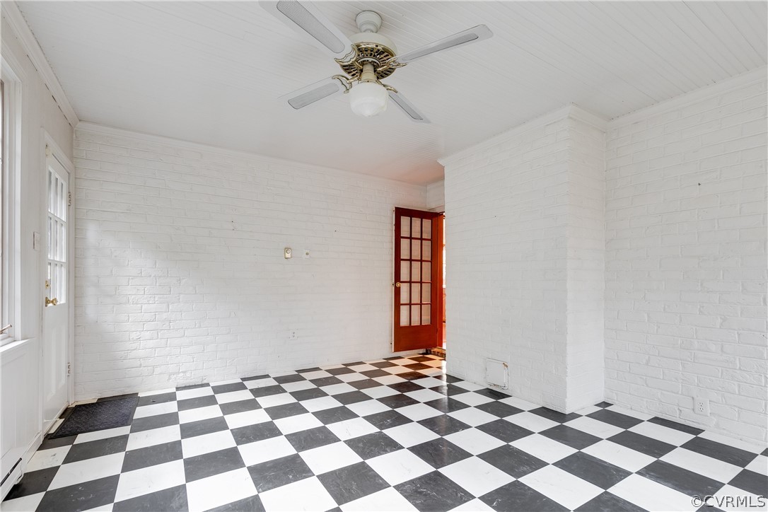 8965 Wishart Road Henrico, VA 23229 - Photo 18 of 38 ...with classic black and white floor.