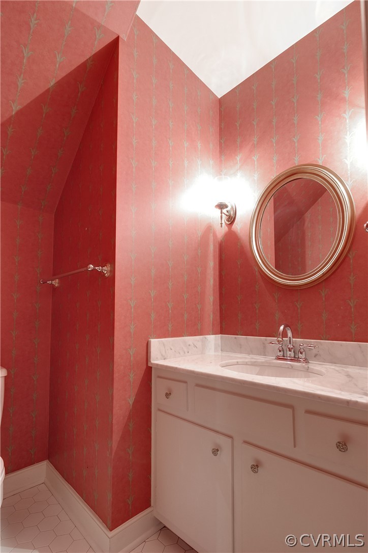 8965 Wishart Road Henrico, VA 23229 - Photo 19 of 38 Half bath off family room.