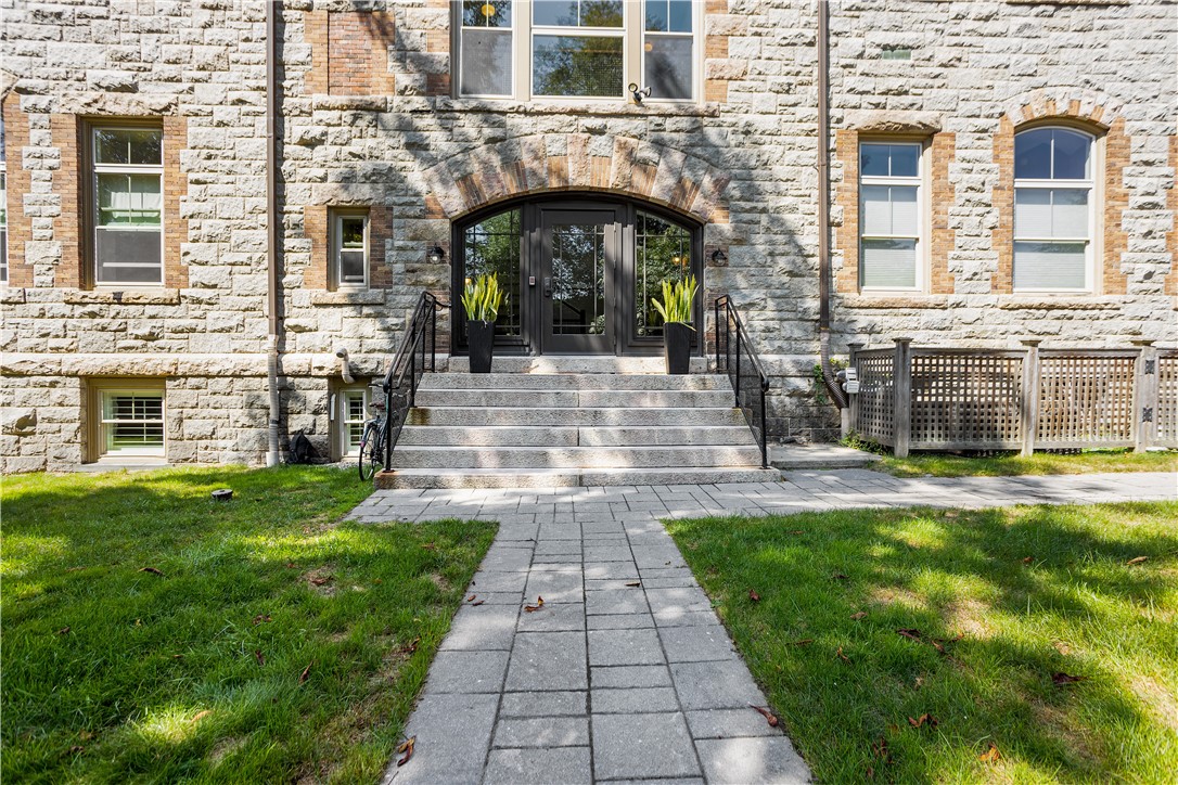 426 Spring Street, Unit 104 Newport, RI 02840 - Photo 2 of 47