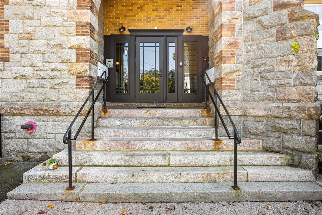 426 Spring Street, Unit 104 Newport, RI 02840 - Photo 4 of 47