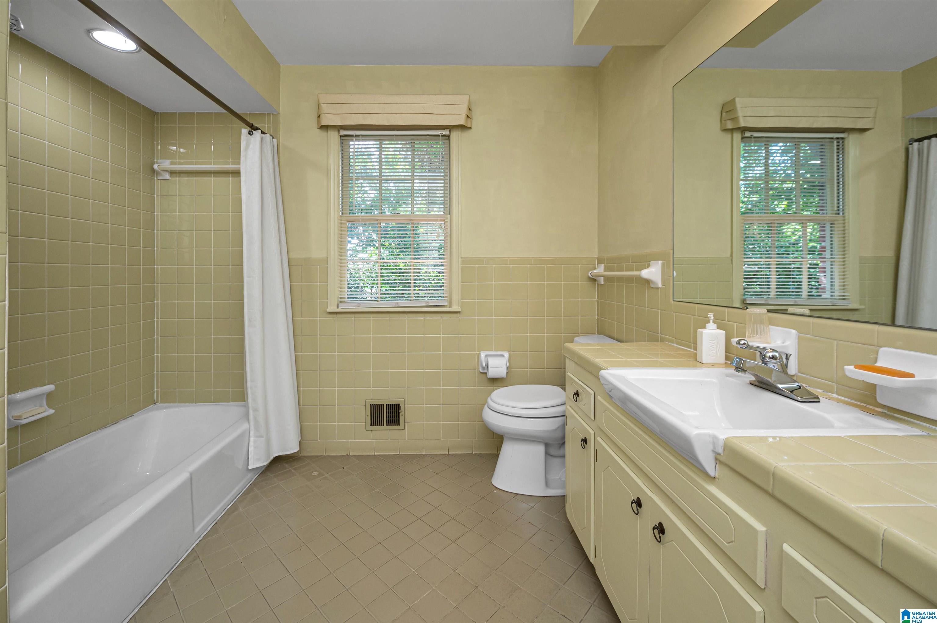 2469 Shades Crest Road Birmingham, AL 35216 - Photo 19 of 70