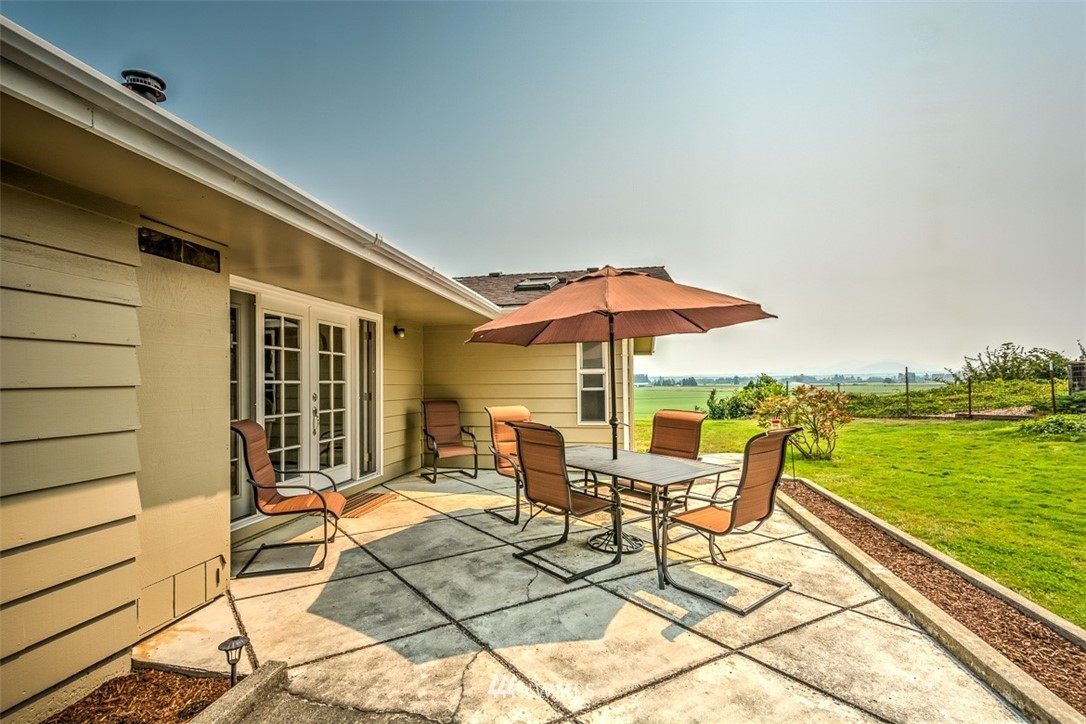 17156 Peterson Road Burlington, WA 98233 - Photo 5 of 25 Gallery Image 5